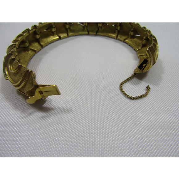 Gold Tone Texture Link Bracelet Oval Half Moon Chain Boho Cottagecore - Picture 3 of 5